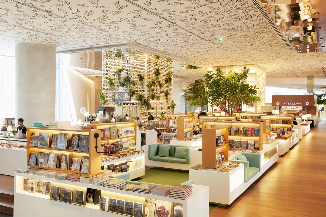 Stylowo urządzone wnętrze restauracji Bernsteinort